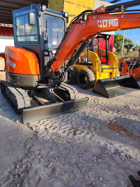 Miniexcavadora LTMG — foto 2